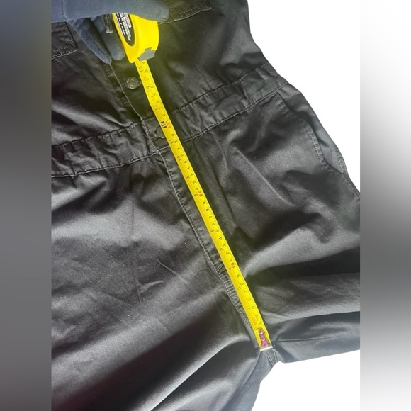 Levi’s Women’s Iconic Jumpsuit In Black - Picture 13 of 14